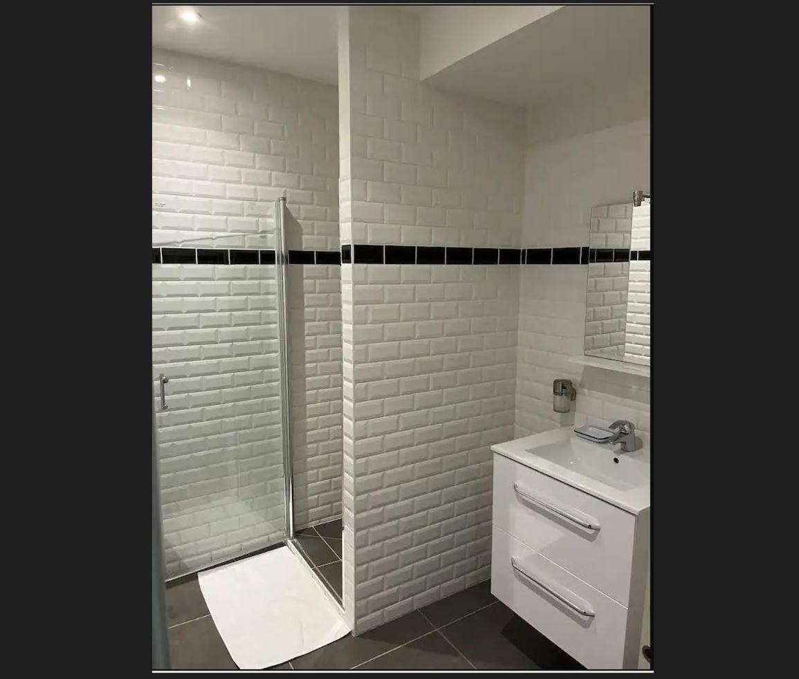 11 - 2 - 2 Sdd - 2 Wc Appartement Paris